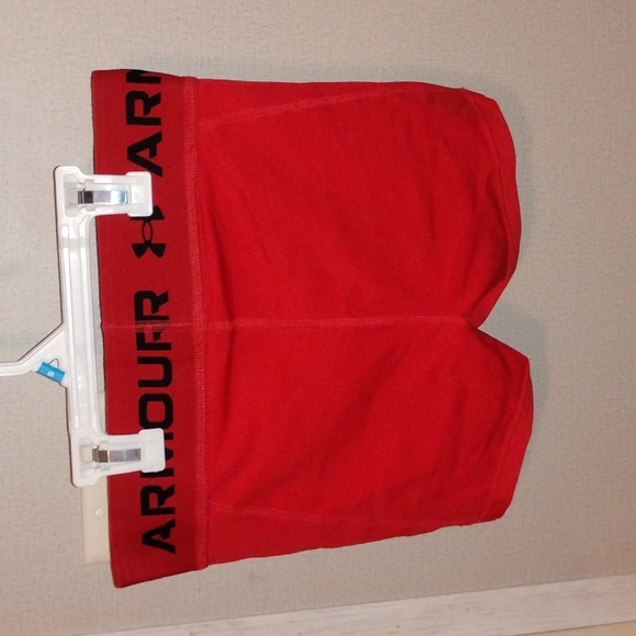 *SOLD*🌸Under Armour Red Reversible Athletic Shorts Small - Picture 2 of 8
